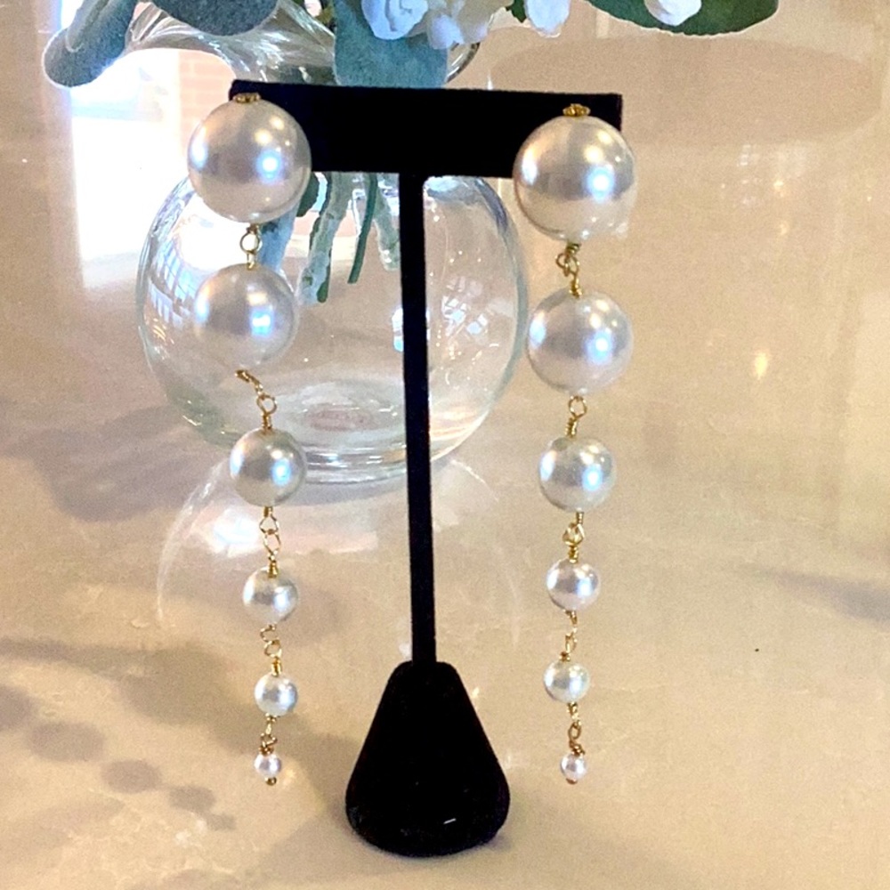 NWT Custom Made Cascading pearl earrings.